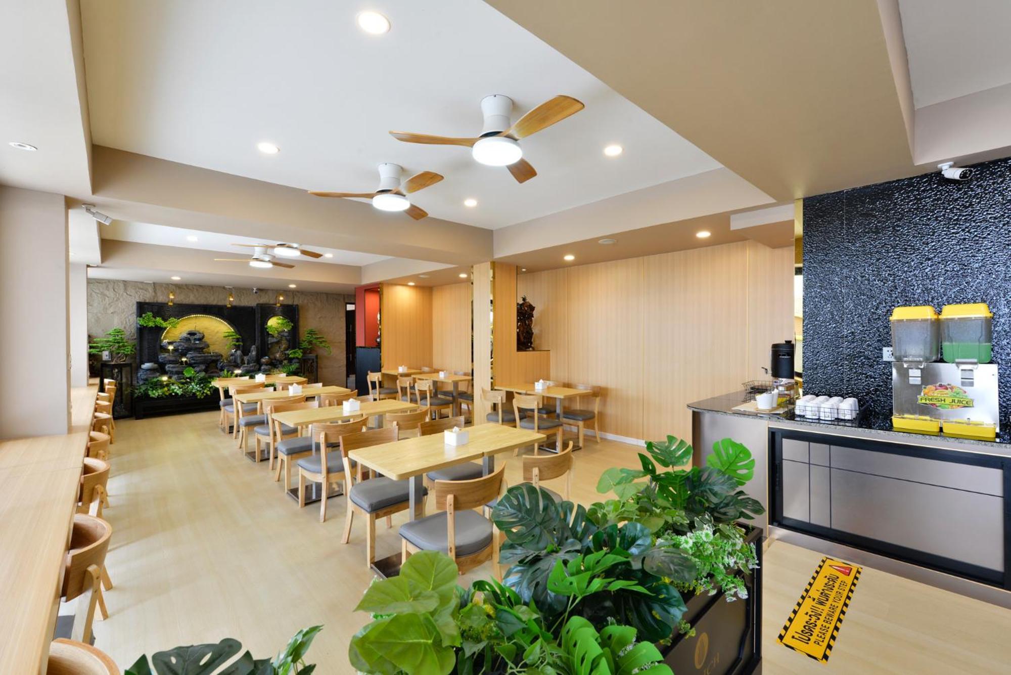 Berich Hotel Tak Εξωτερικό φωτογραφία