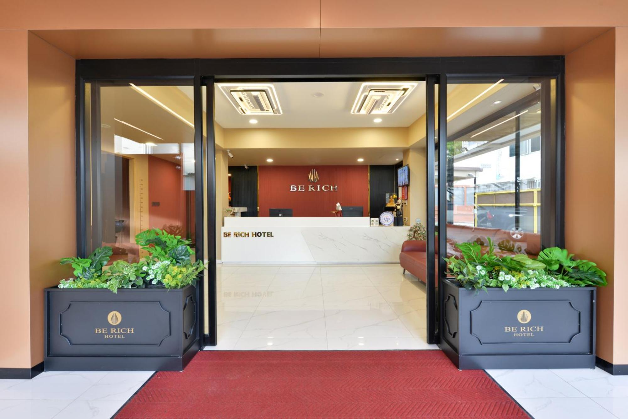 Berich Hotel Tak Εξωτερικό φωτογραφία