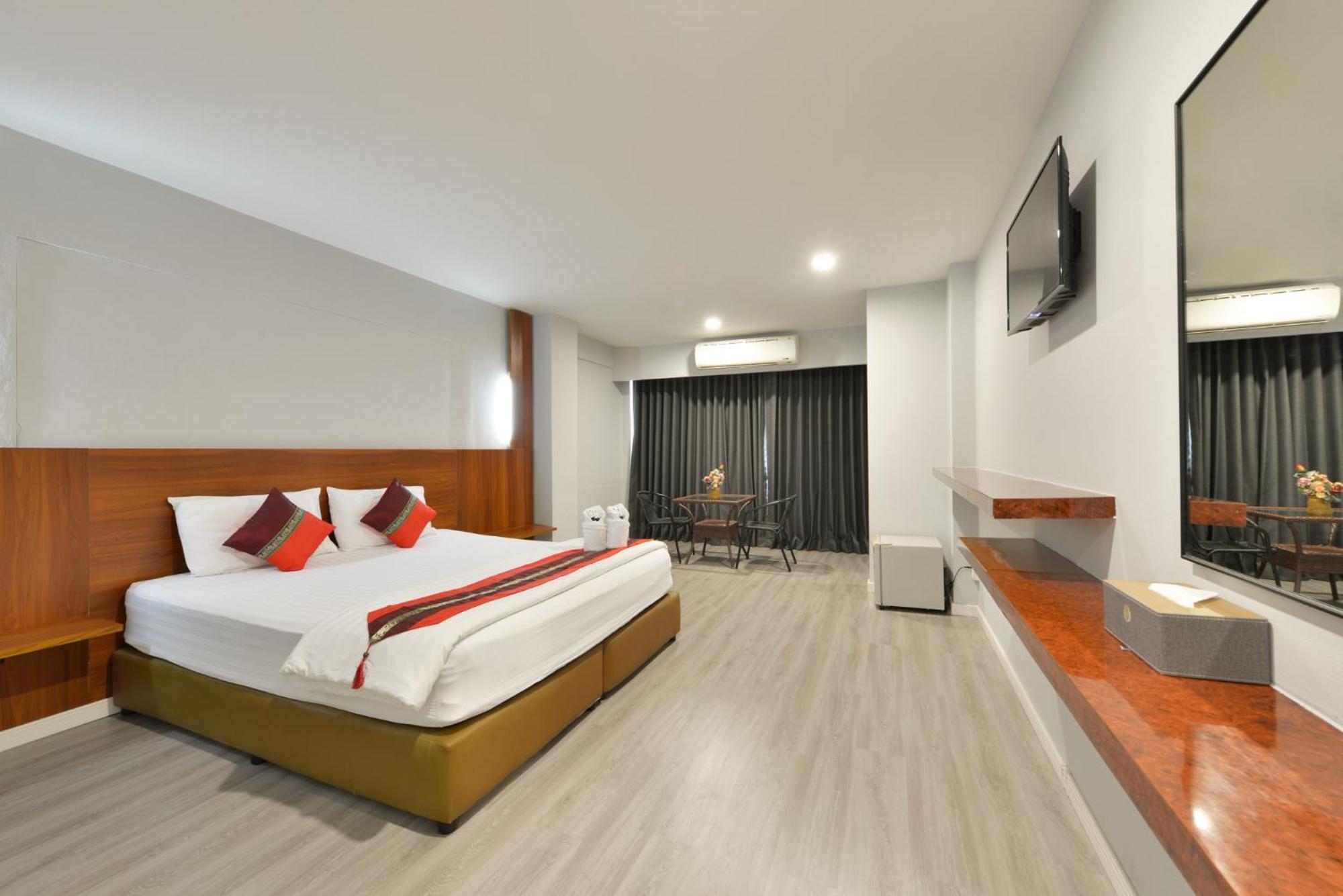 Berich Hotel Tak Εξωτερικό φωτογραφία