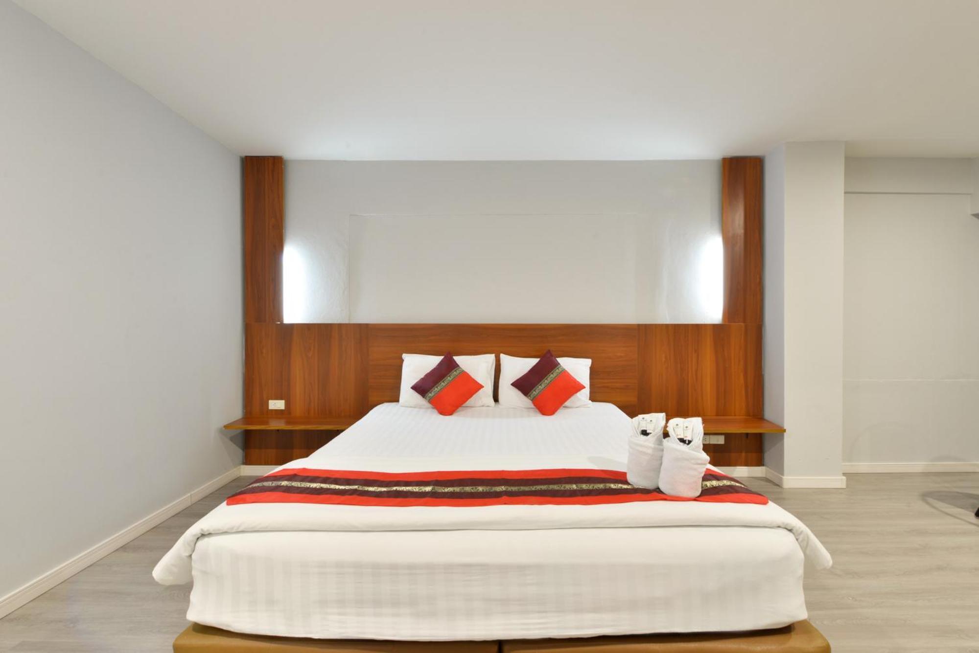 Berich Hotel Tak Εξωτερικό φωτογραφία